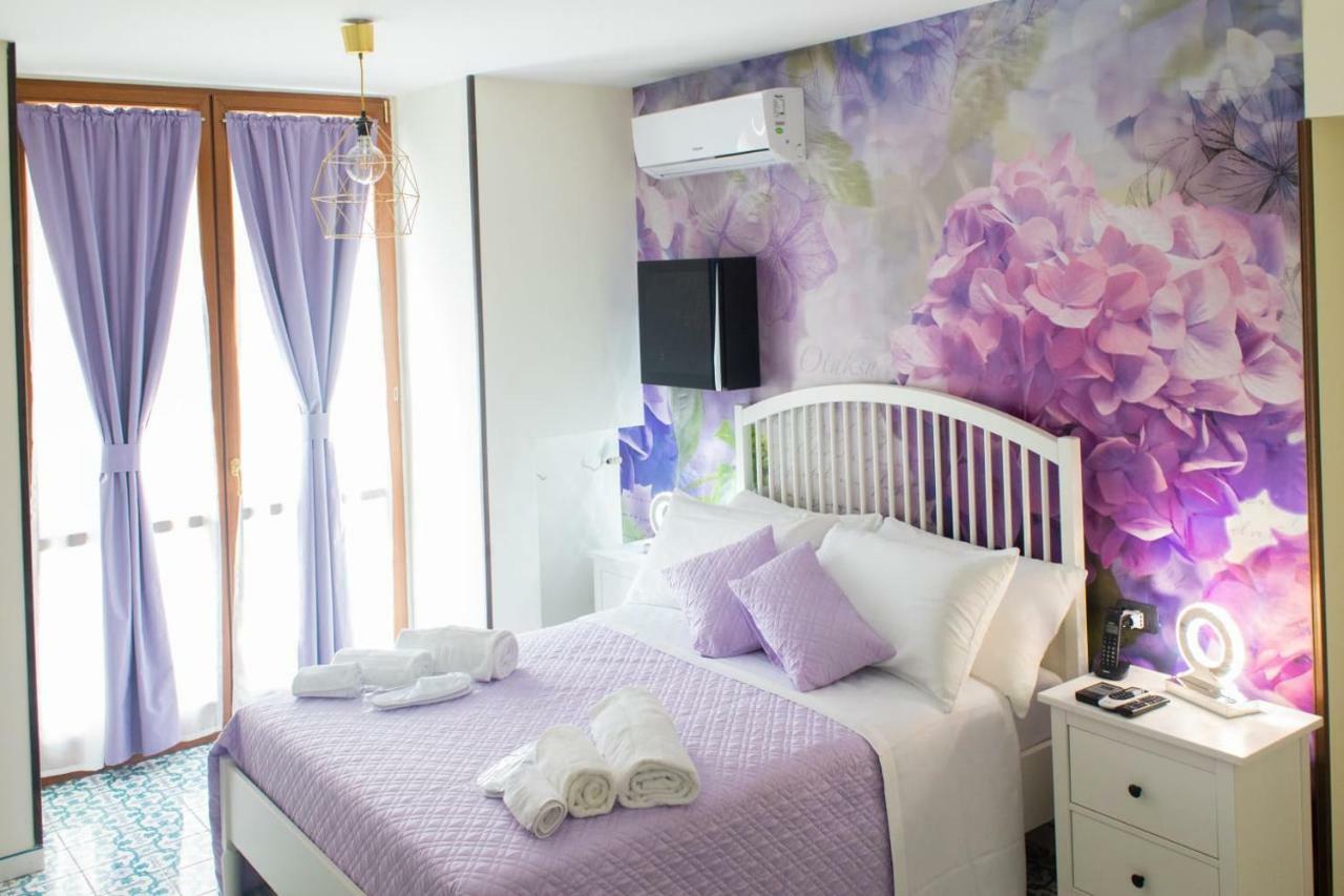 Bed Boutique Napoli Colors Ξενοδοχείο Εξωτερικό φωτογραφία