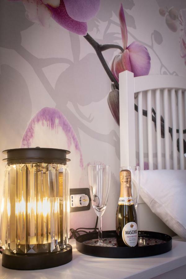 Bed Boutique Napoli Colors Ξενοδοχείο Εξωτερικό φωτογραφία